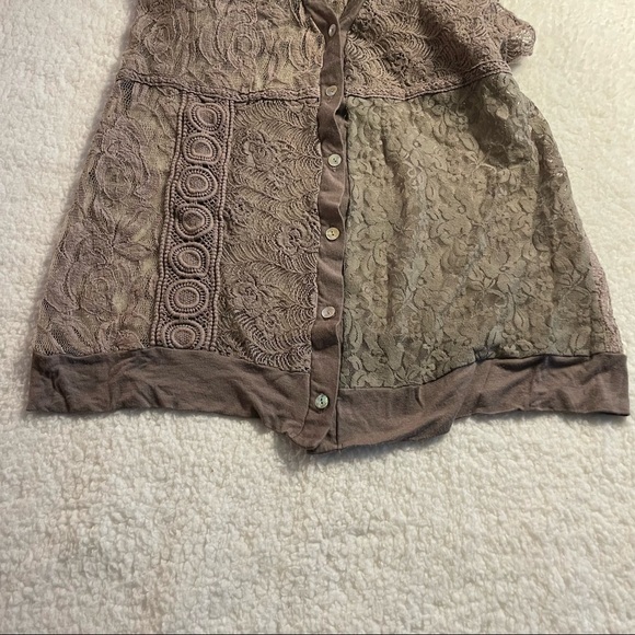 ✅HOST Pick✅ Daytrip Button Down Sleeveless Vest, Large - Picture 9 of 10